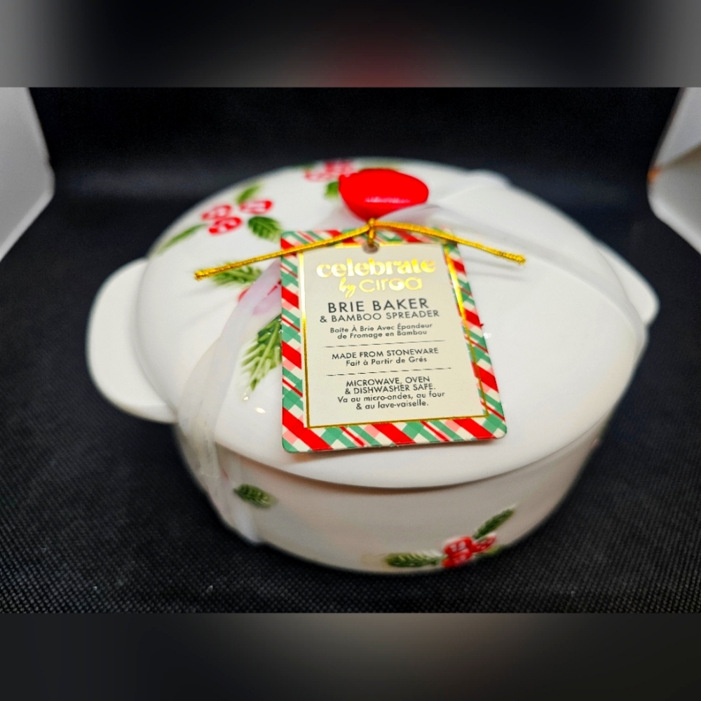 Celebrate by Ciroa - Stoneware - Brie Baker with Bamboo Spreader - holiday